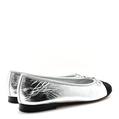 Chanel Laminated Crumpled Lambskin Grosgrain Cap Toe CC Ballerina Flats 40 Silver Black 5 of 10