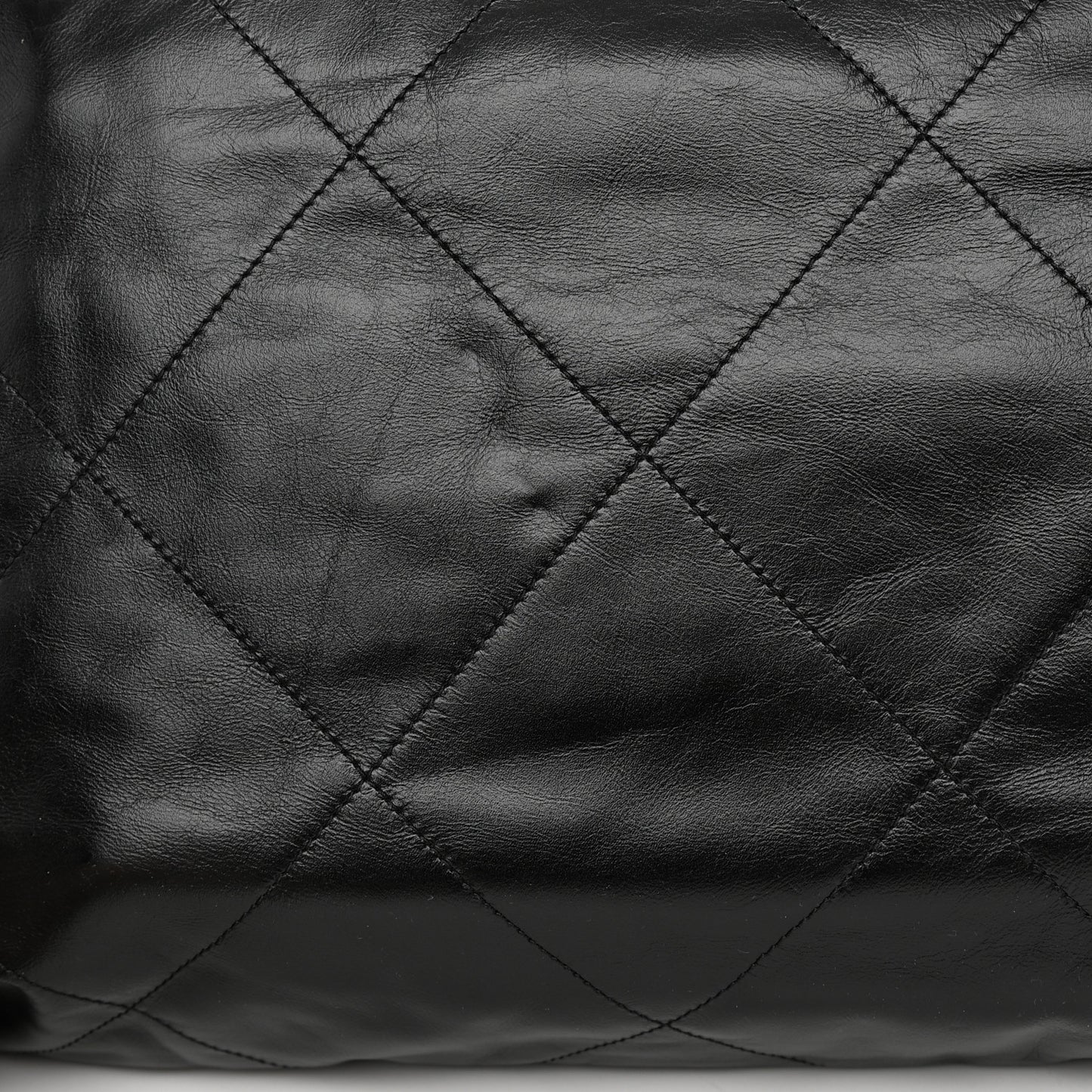 Shiny Calfskin Quilted Chanel 22 Black