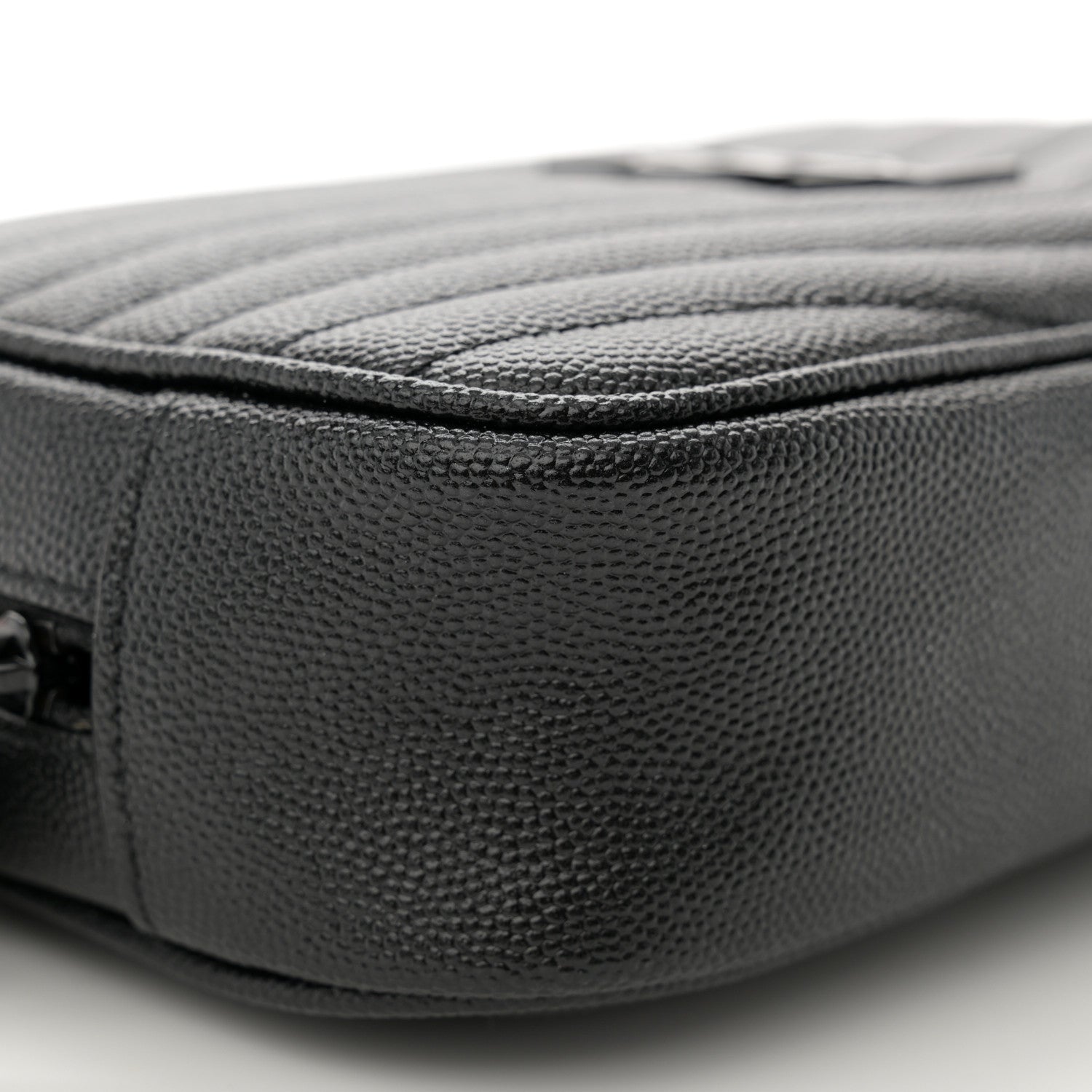Saint Laurent Grain De Poudre Matelasse Monochrome Monogram Mini Lou Camera Bag Black 9 of 10