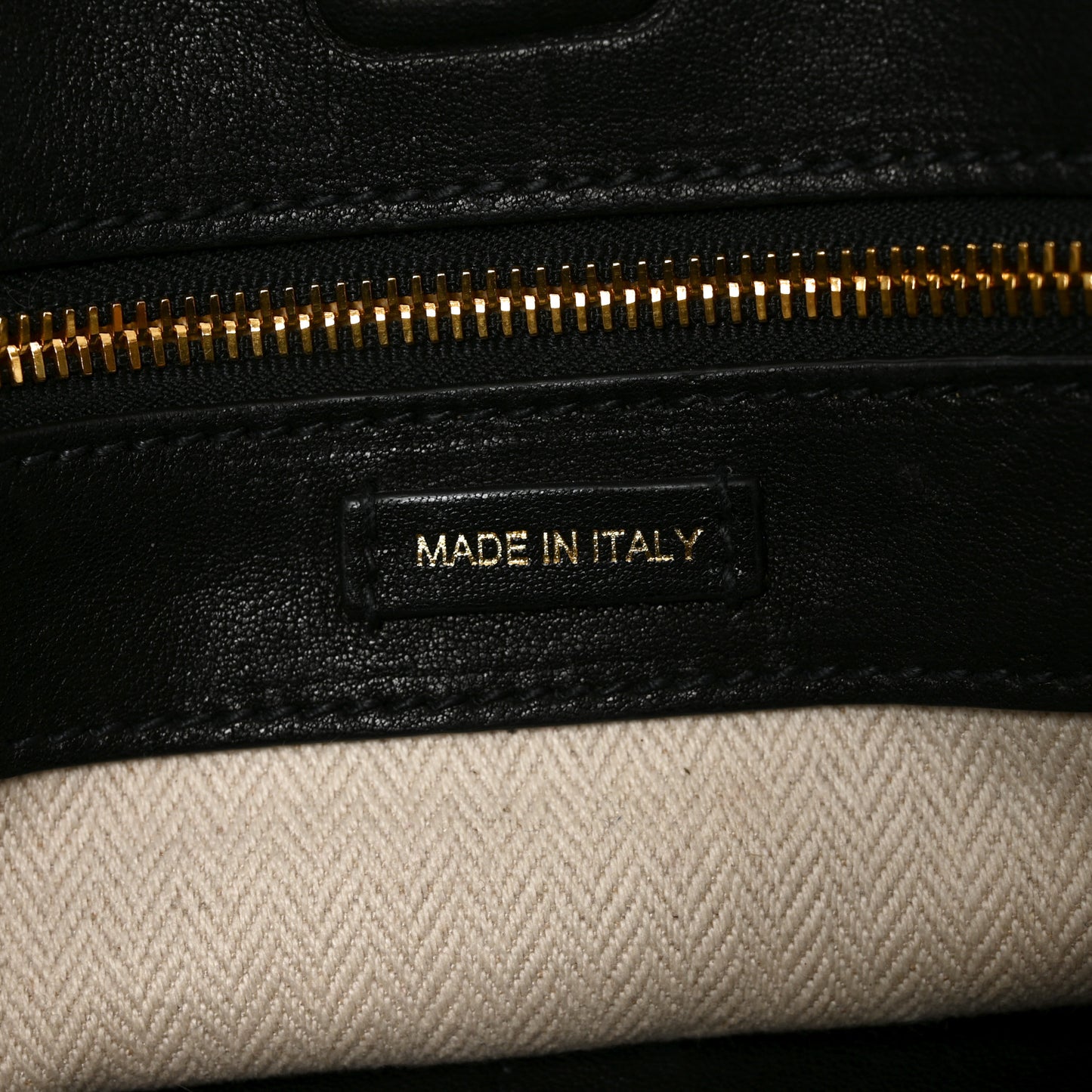 Nappa Medium Aventure Bag Black