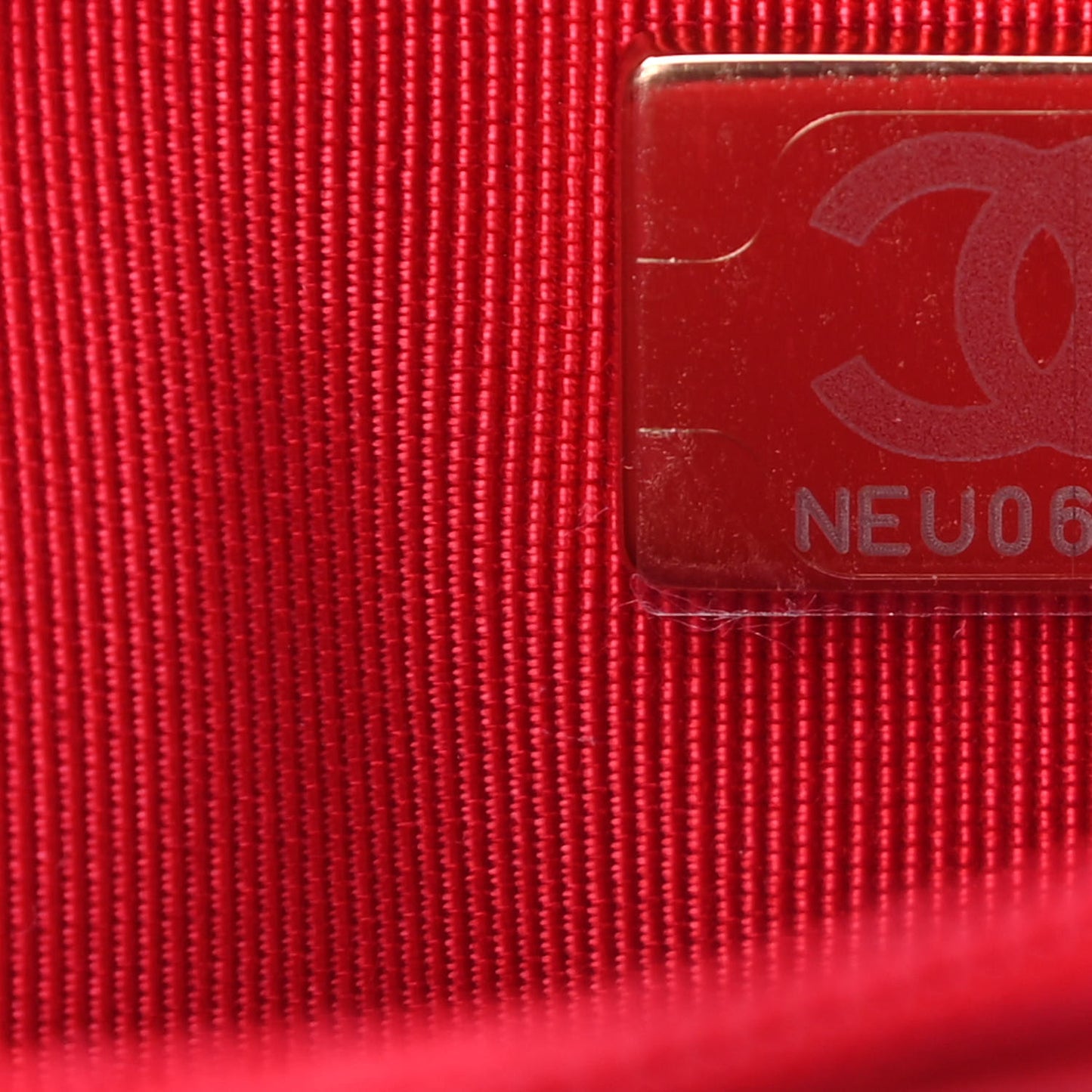 Caviar Quilted Wallet On Chain WOC Red