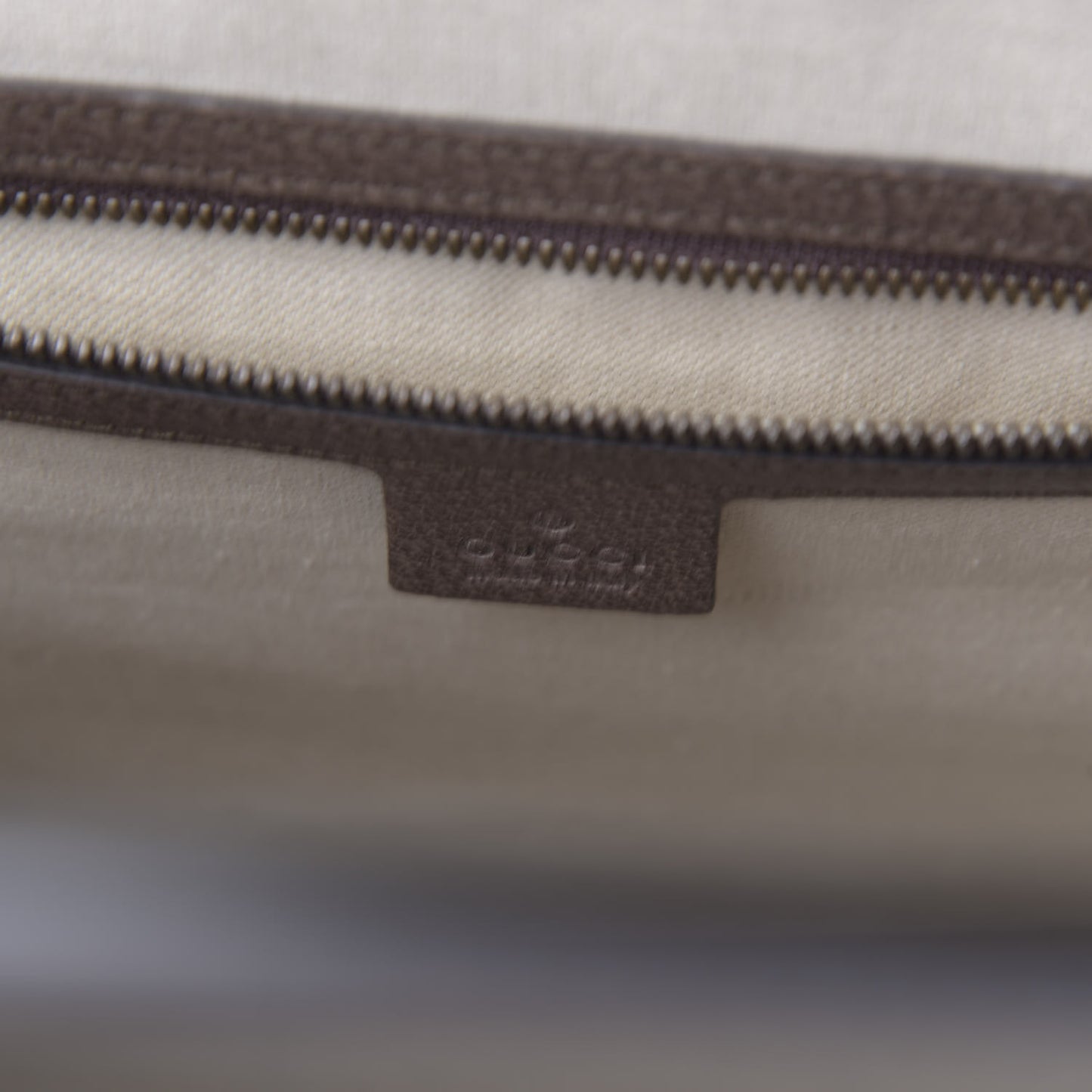 GG Supreme Monogram Textured Calfskin Web Medium Ophidia Slip Handle Tote Beige Ebony New Acero