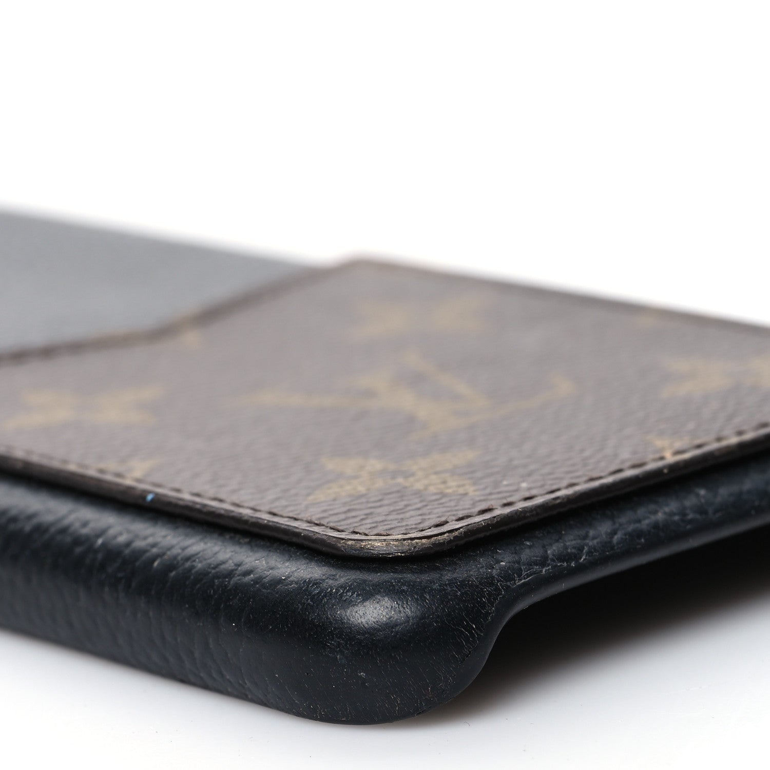 Louis Vuitton Monogram iPhone 11 Pro Max Bumper Black 8 of 11