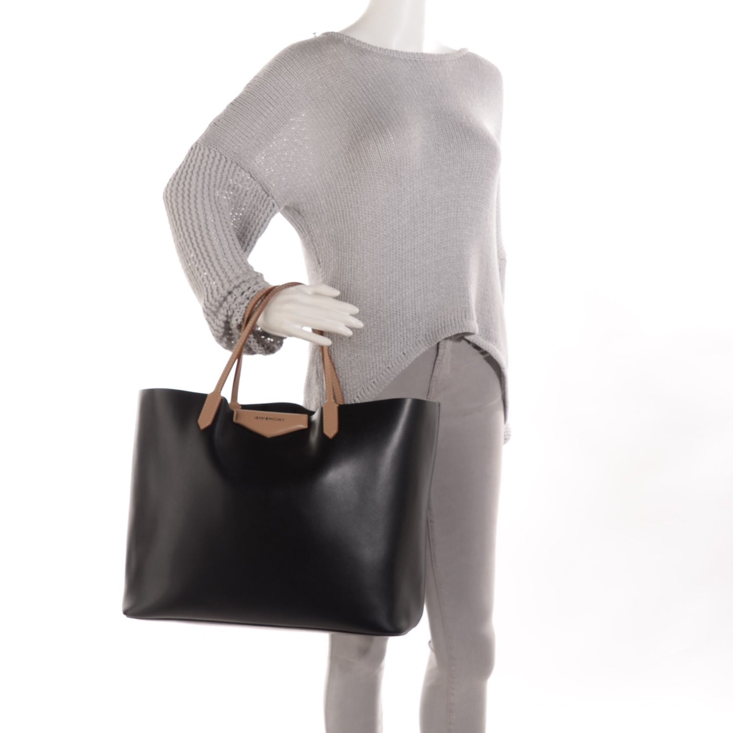 Calfskin Large Antigona Tote Black Beige