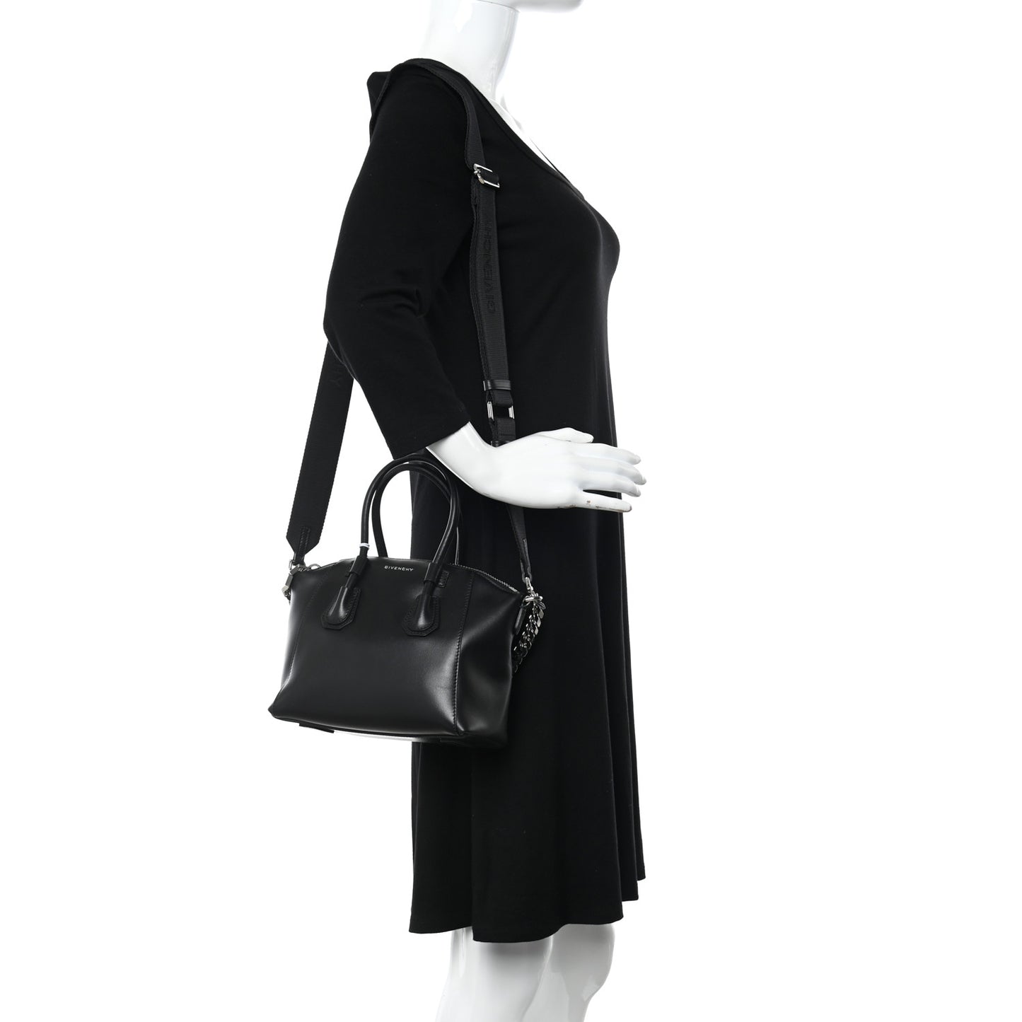 Shiny Lord Calfskin Mini Sport Antigona With Chain Black