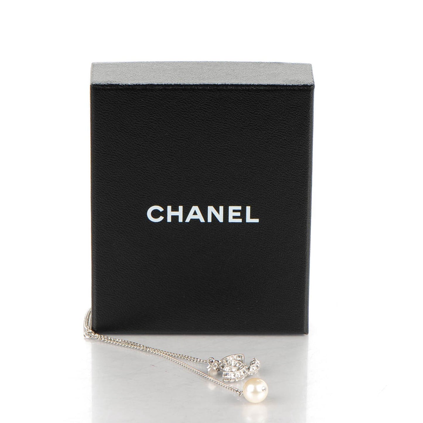 Baguette Crystal Pearl CC Lariat Necklace Silver