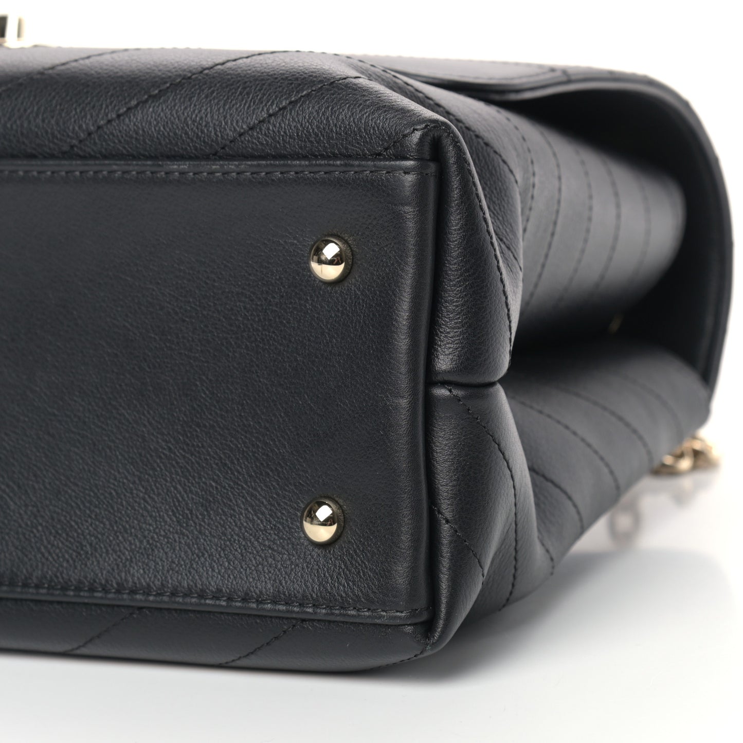 Grained Calfskin Chevron Stitched Medium Chic Top Handle Flap Black