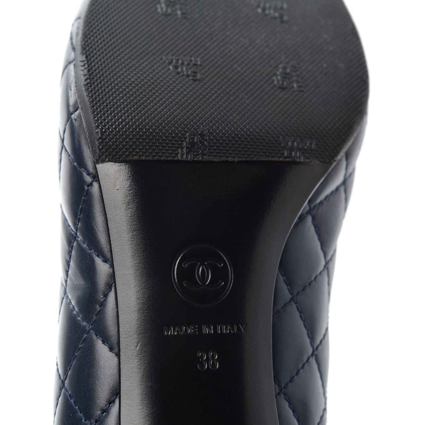 Calfskin Quilted Cap Toe Camellia Pumps 38 Navy Black