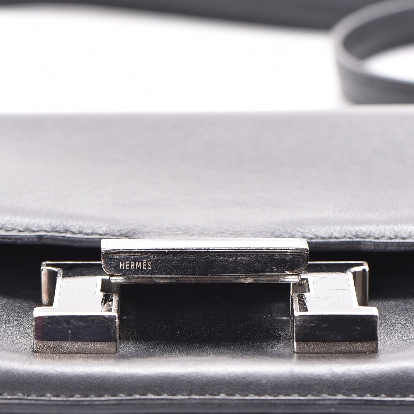Veau Swift Enamel Constance 18 Black