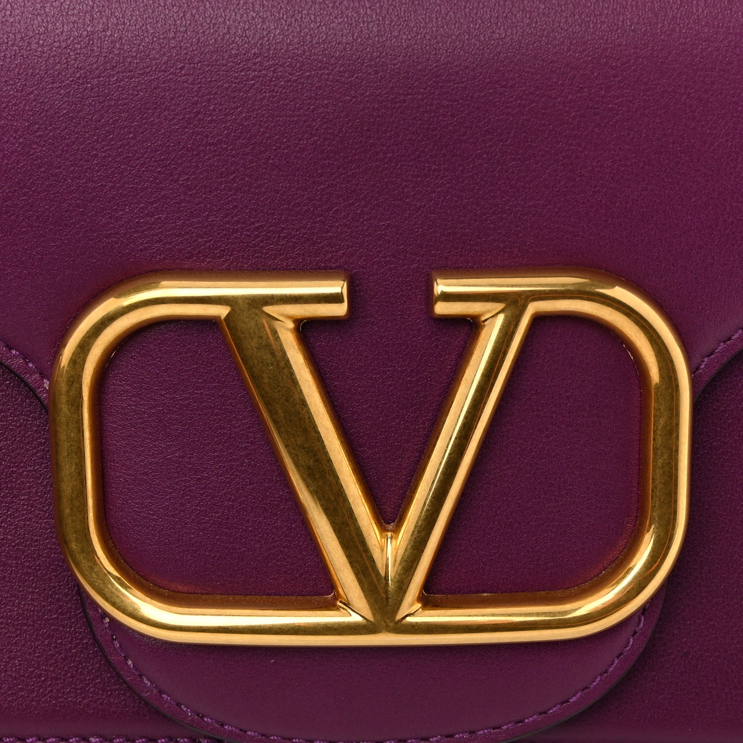 Calfskin Vlogo Loco Shoulder Bag Prune
