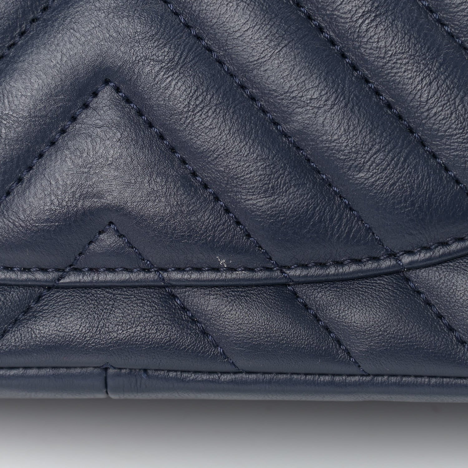 Chanel Crumpled Calfskin Chevron Quilted 2.55 Reissue 226 Navy Blue 12 of 13