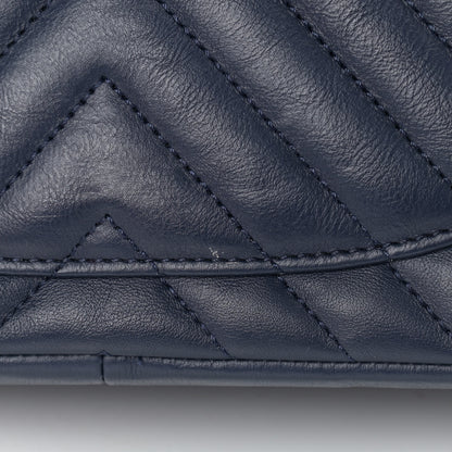 Chanel Crumpled Calfskin Chevron Quilted 2.55 Reissue 226 Navy Blue 12 of 13
