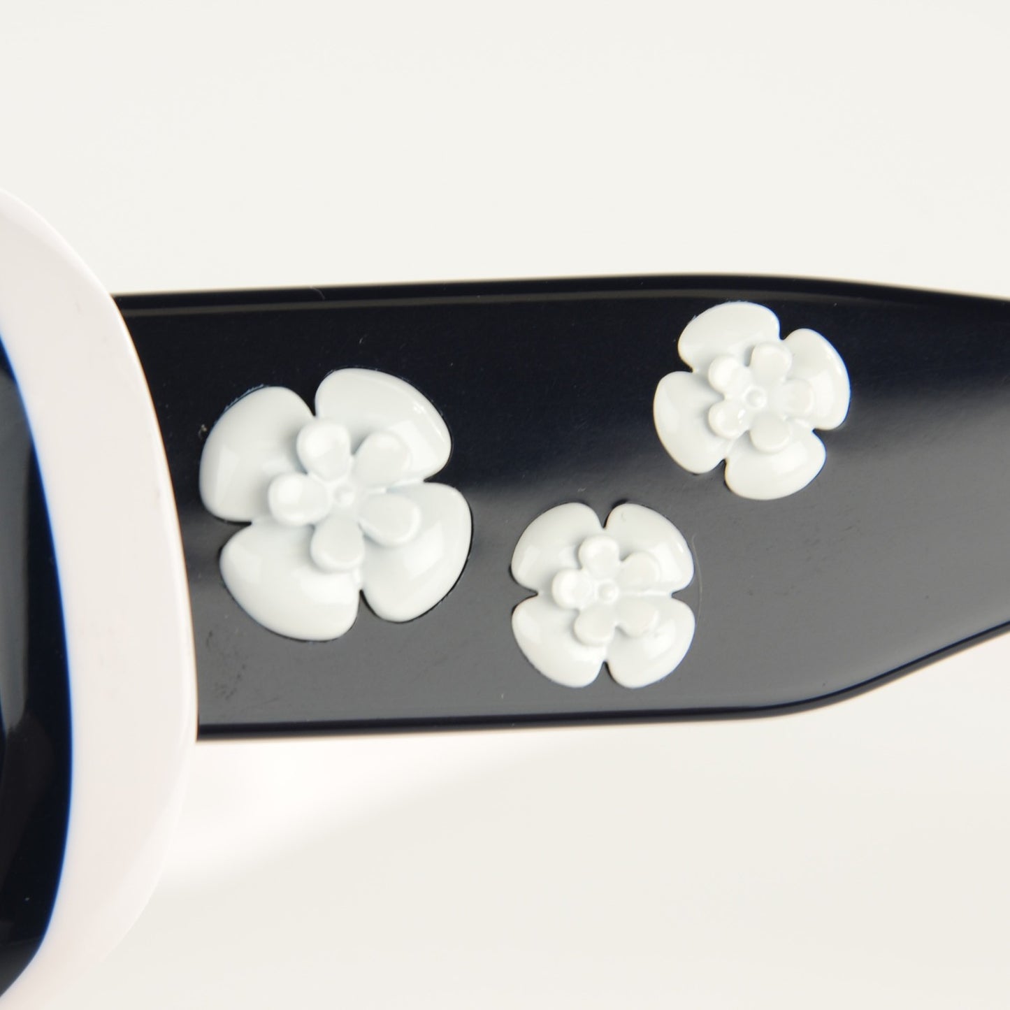 Camellia CC Sunglasses 5113 Blue White