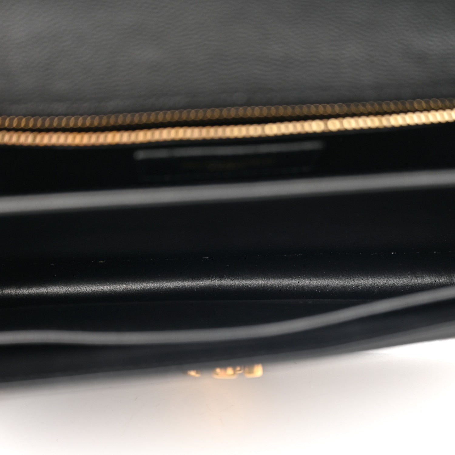 Saint Laurent Grain De Poudre Monogram Cassandra Clasp Bag Black 5 of 10