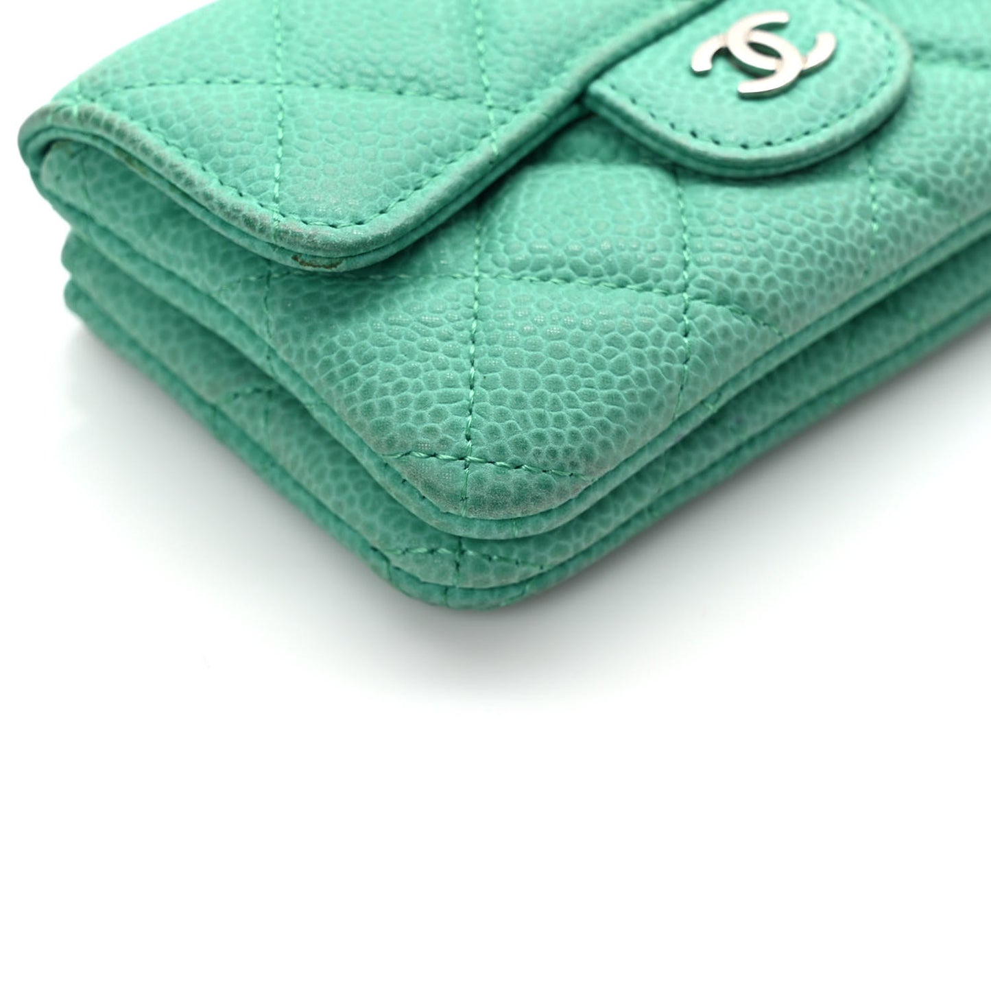 Iridescent Caviar Quilted Flap Zip Card Holder Green