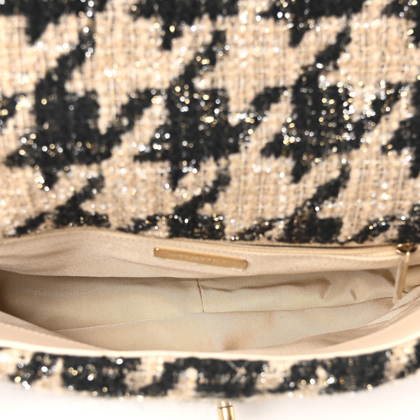 Tweed Large Chanel 19 Flap Beige Black