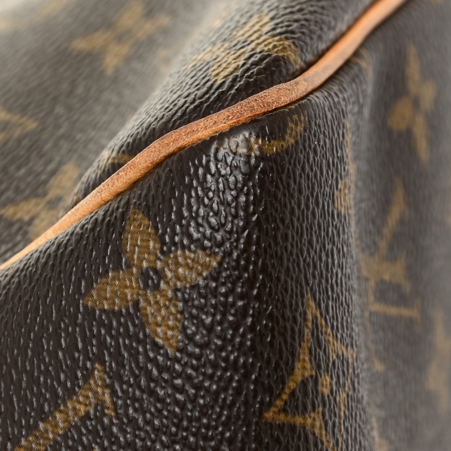 Louis Vuitton Monogram Batignolles 28 of 35