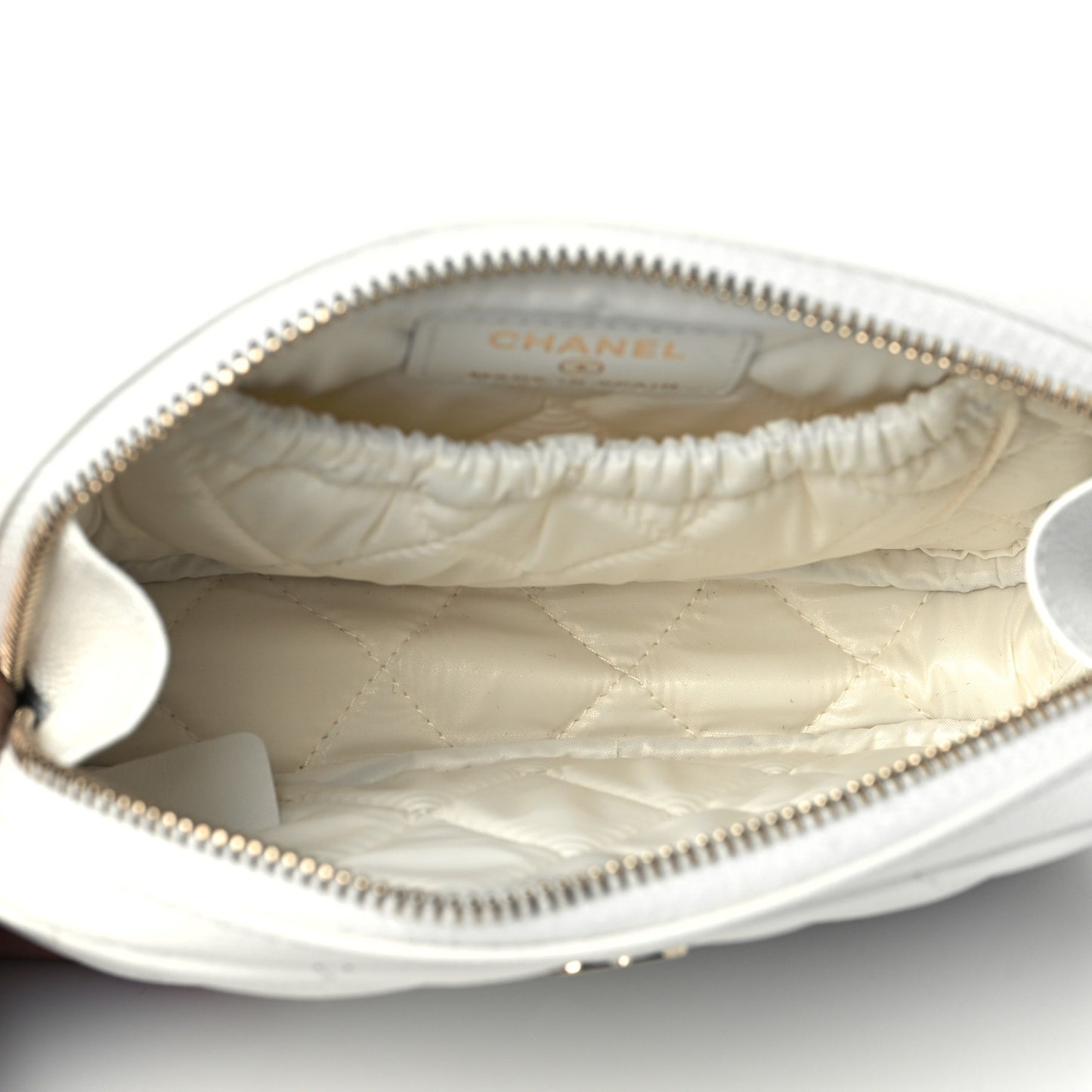 Caviar Quilted Small Curvy Pouch Cosmetic Case White
