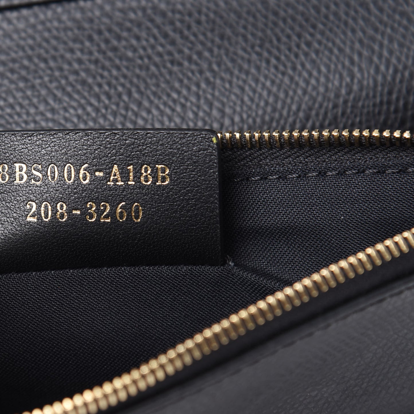 Vitello Cruise F is Fendi Medium Envelope Wallet on Chain Black