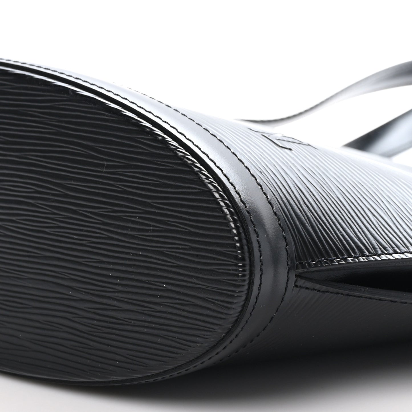 Epi Saint Jacques PM Long Straps Black