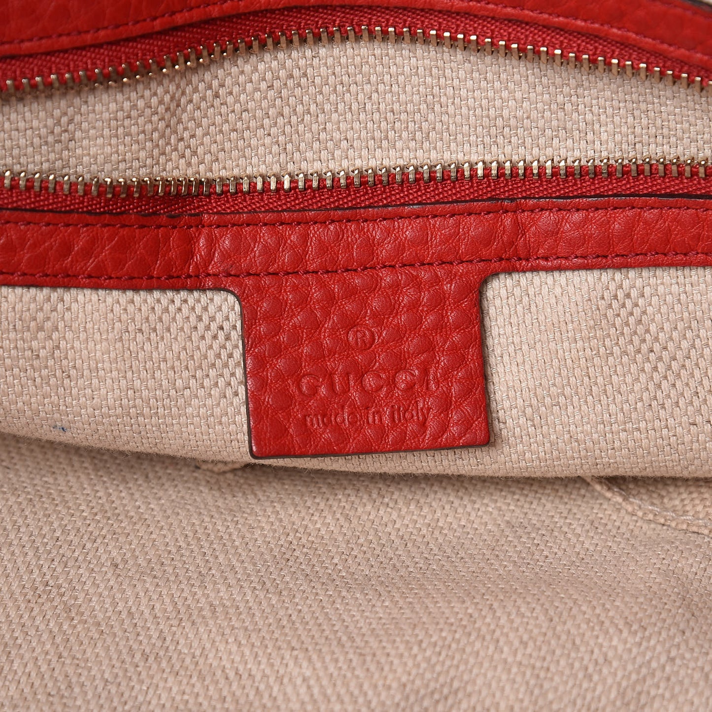 Pebbled Calfskin Medium Soho Chain Shoulder Bag Tabasco Red