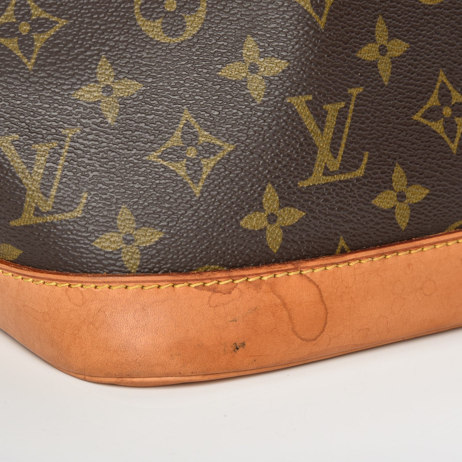 Louis Vuitton Monogram Alma PM 8 of 11