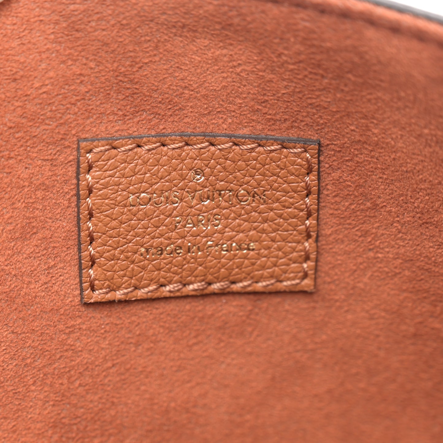 Grained Calfskin Lockme Shopper Chataigne