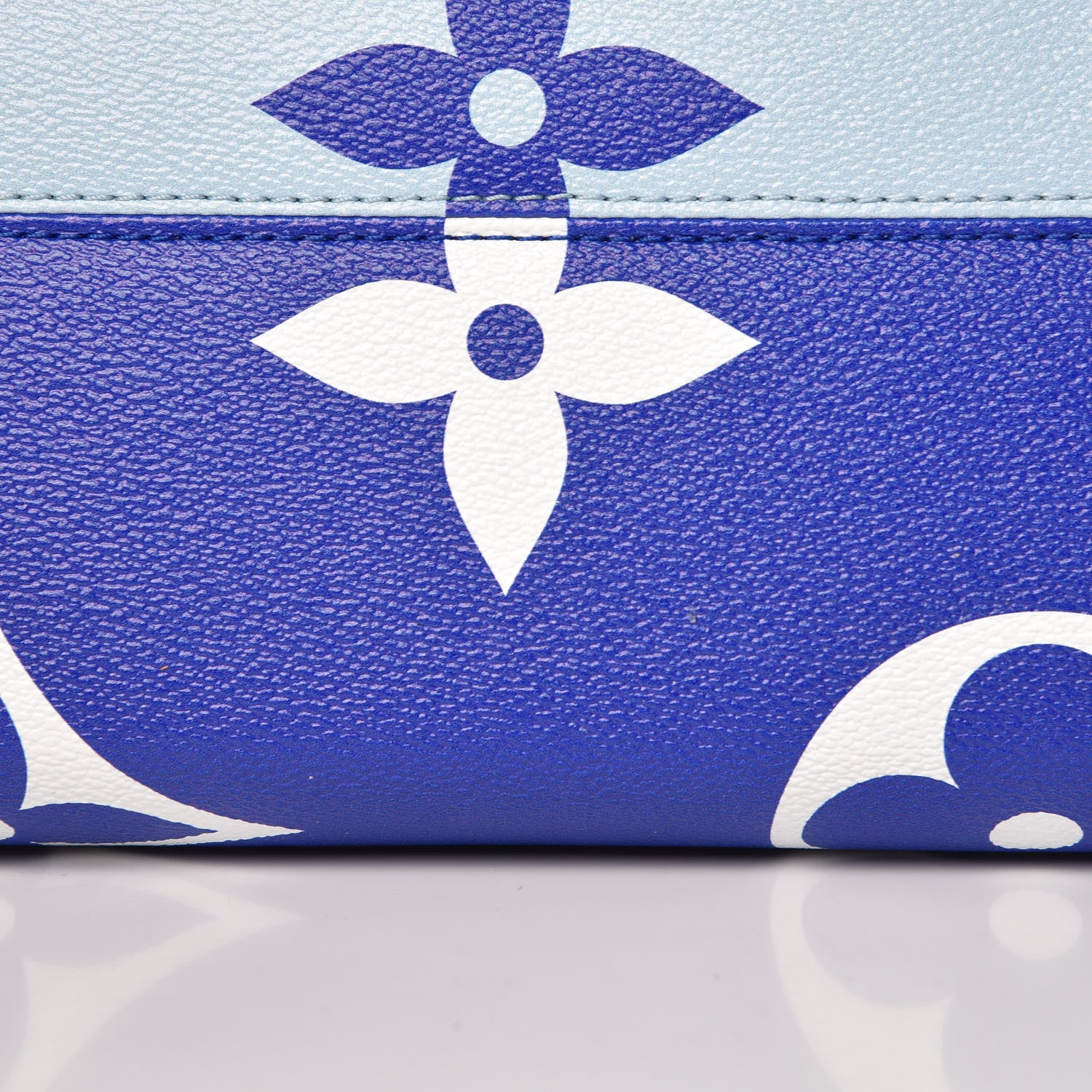 Louis Vuitton Monogram Giant Hawaii Onthego Blue 10 of 11