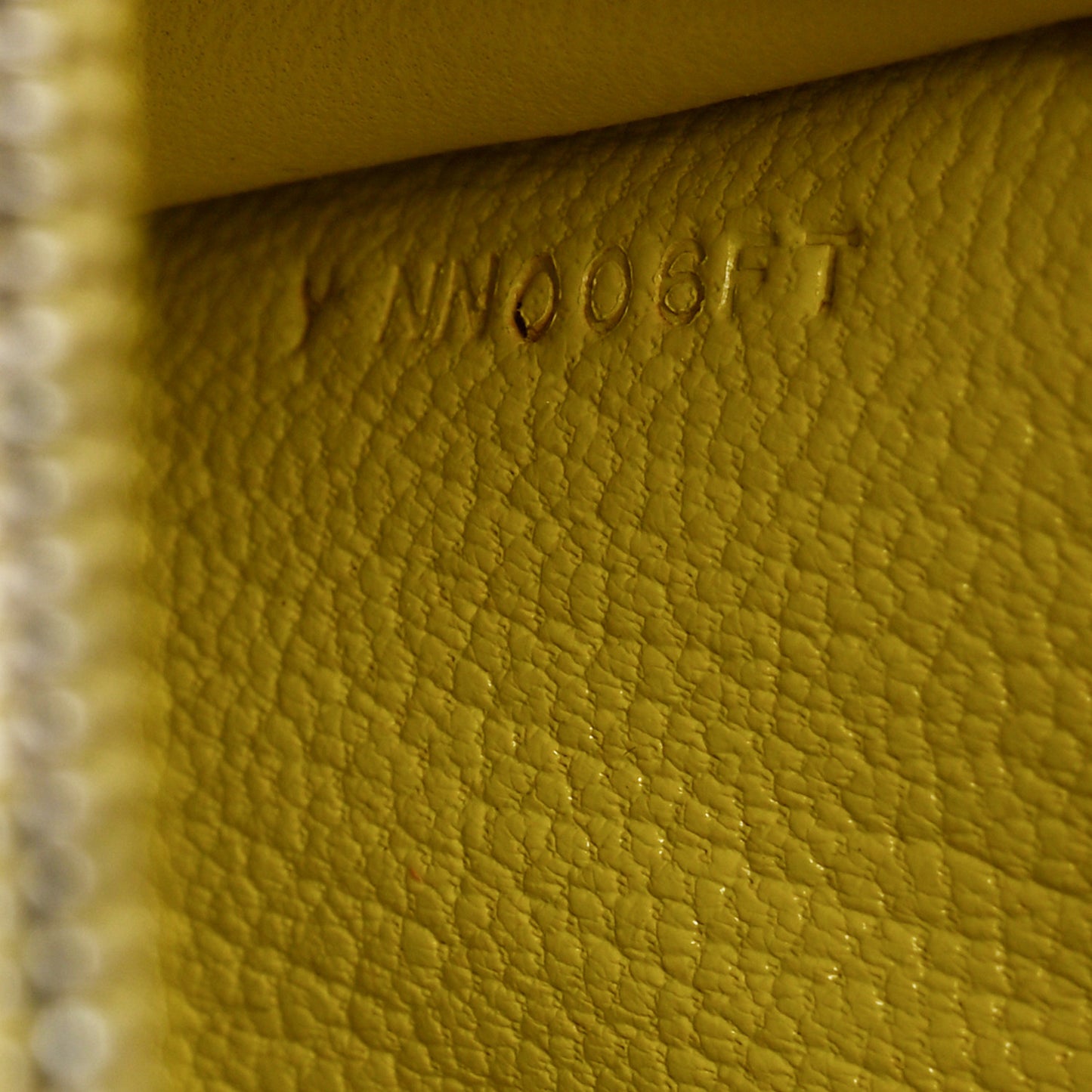 Chevre Mysore Kelly Wallet To Go Lime