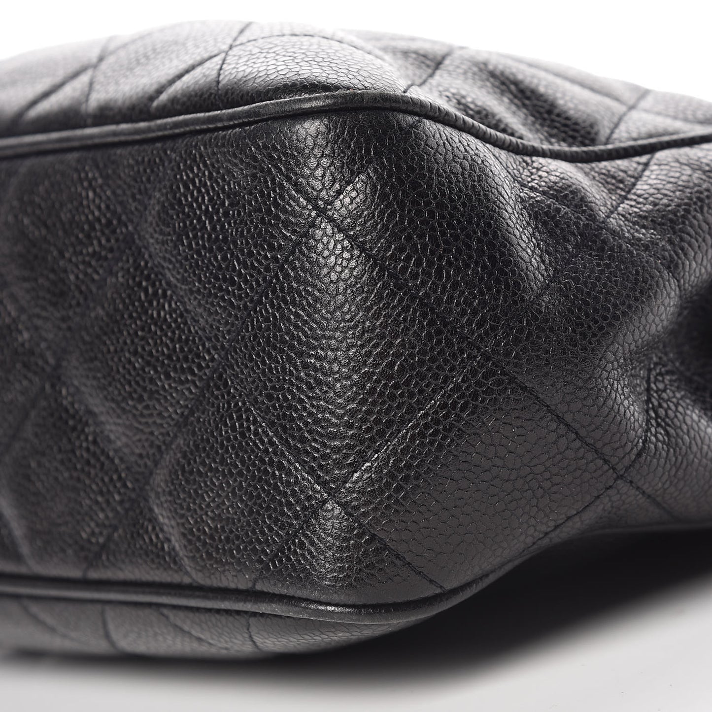 Caviar Quilted Shoulder Bag Black