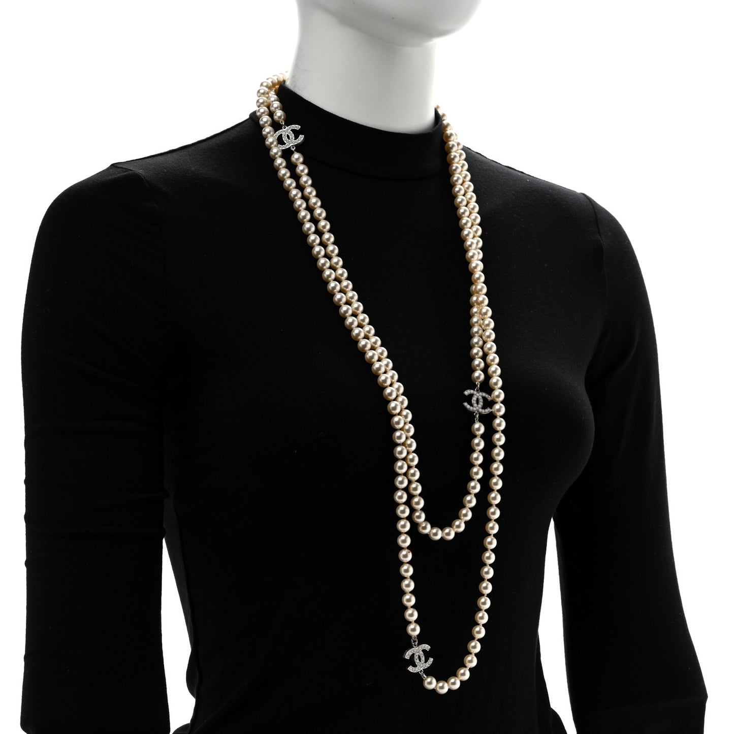Graduated Pearl CC Long Necklace Silver