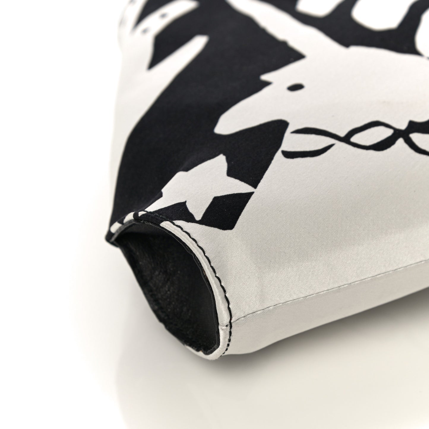 Silk Unicorn Print De Manta Clutch Black White