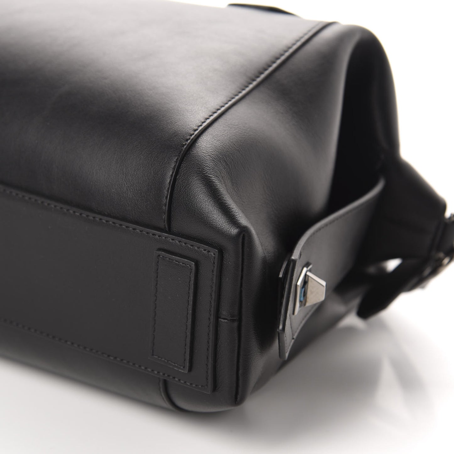 Smooth Calfskin Small Soft Antigona Black