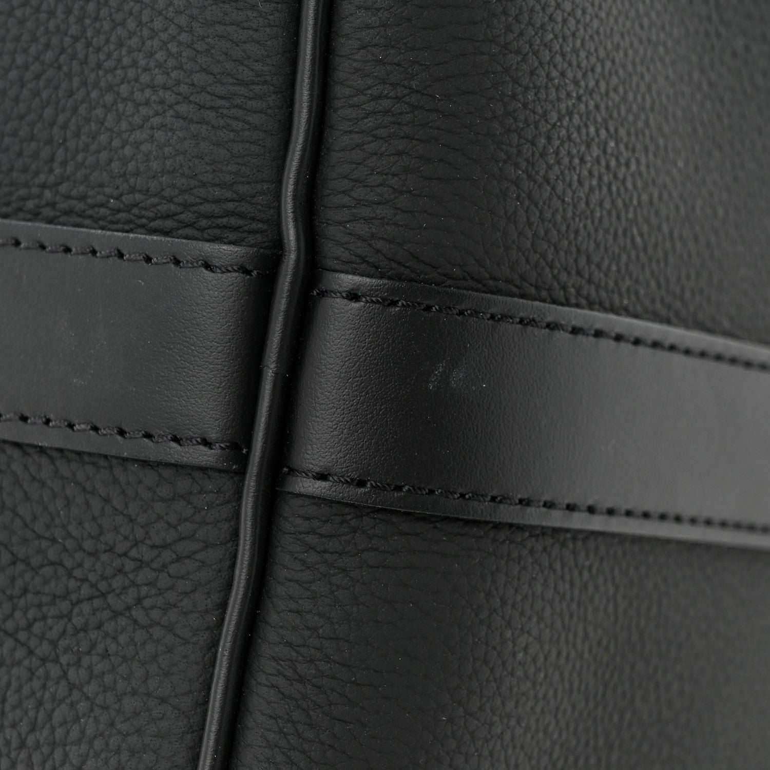 Louis Vuitton Grained Calfskin Aerogram Keepall Bandouliere 40 Black 14 of 16