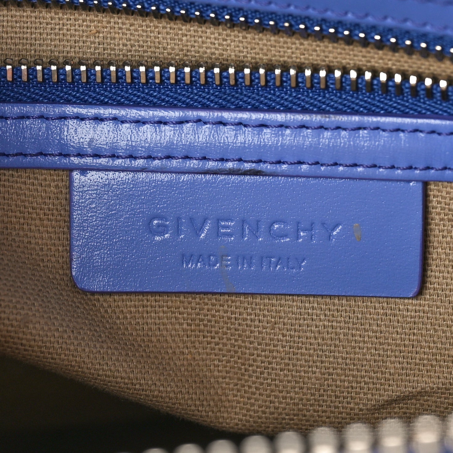 Shiny Lord Calfskin Medium Antigona Lilac