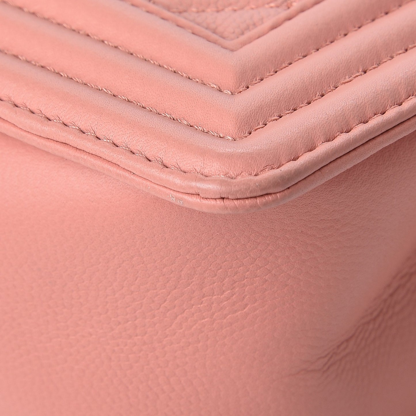 Caviar Quilted Medium Boy Flap Powder Pink