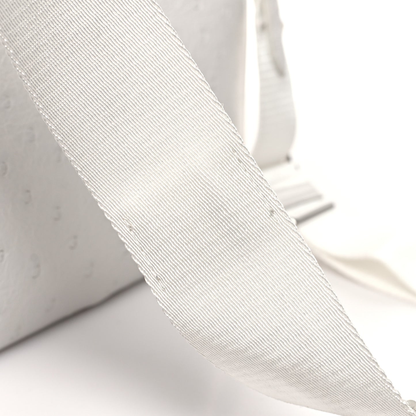 Ostrich Re-Edition 2005 Shoulder Bag White