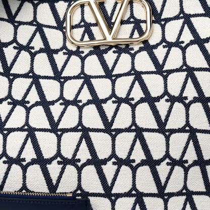 Valentino Garavani Toile Iconographe Vlogo All In Shopping Bag White Worker 8 of 12