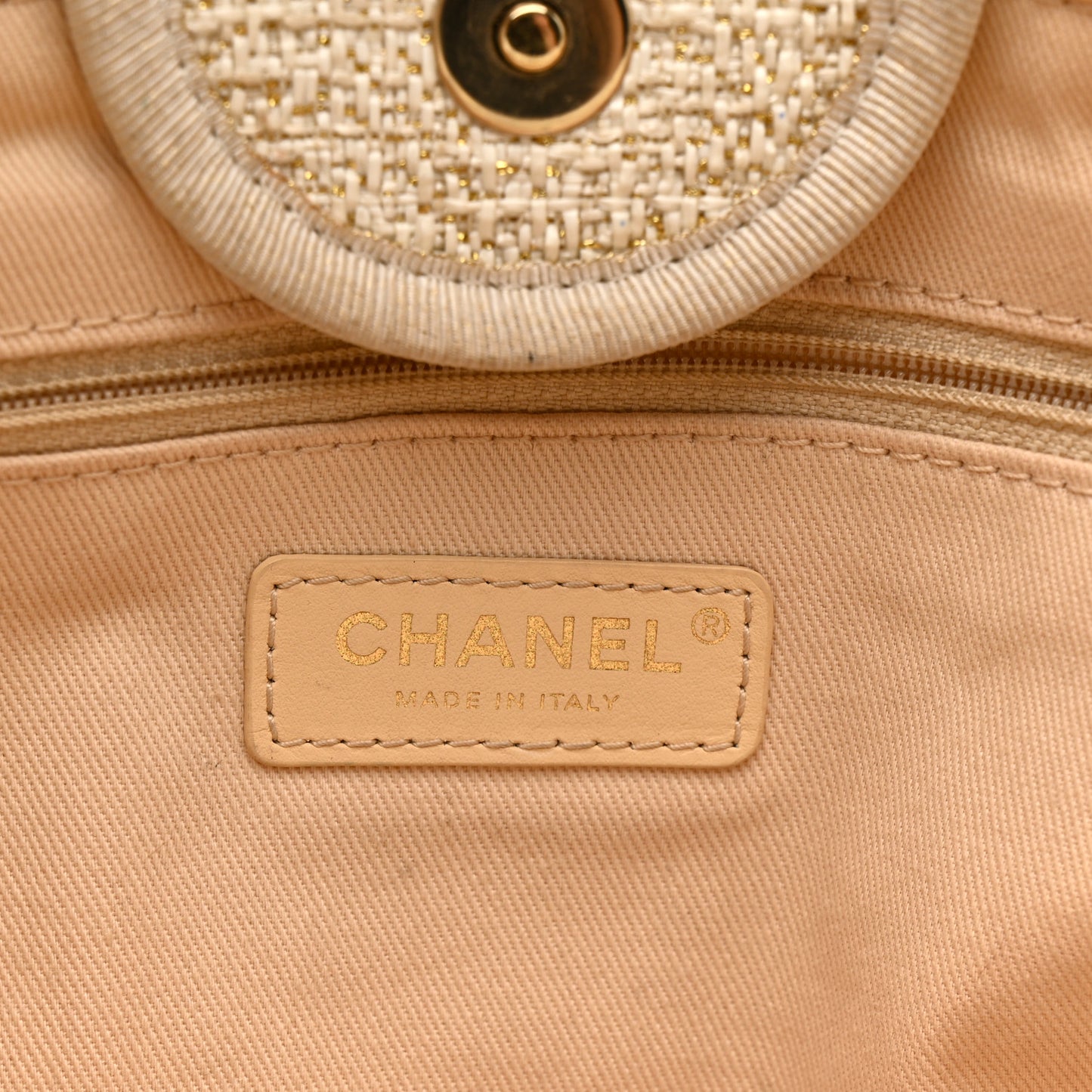 Lurex Boucle Medium Deauville Tote White