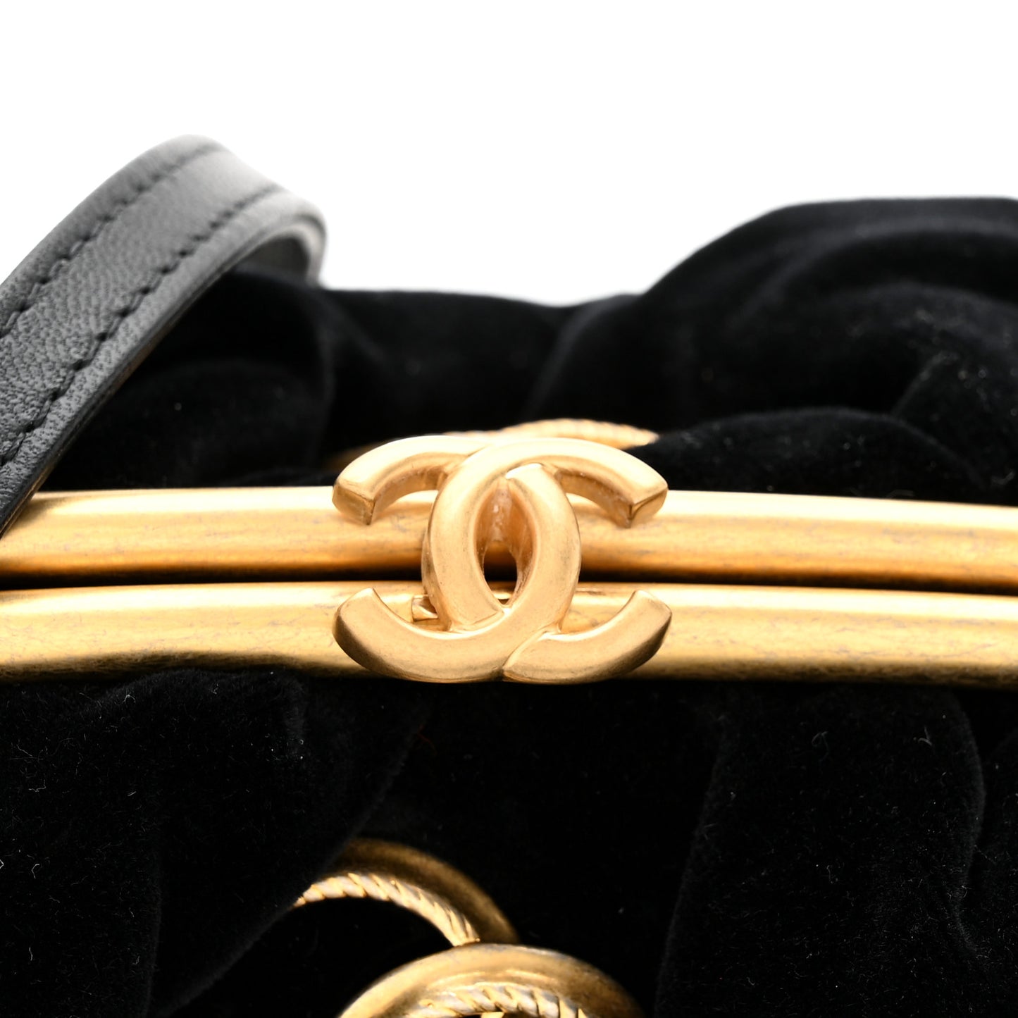 Velvet Enamel CC Kiss Lock Clutch Black