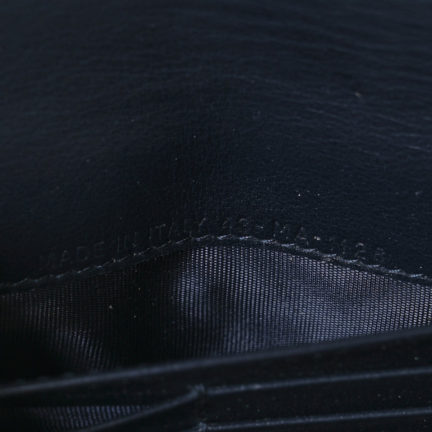 Oblique Saddle Chain Long Wallet Blue