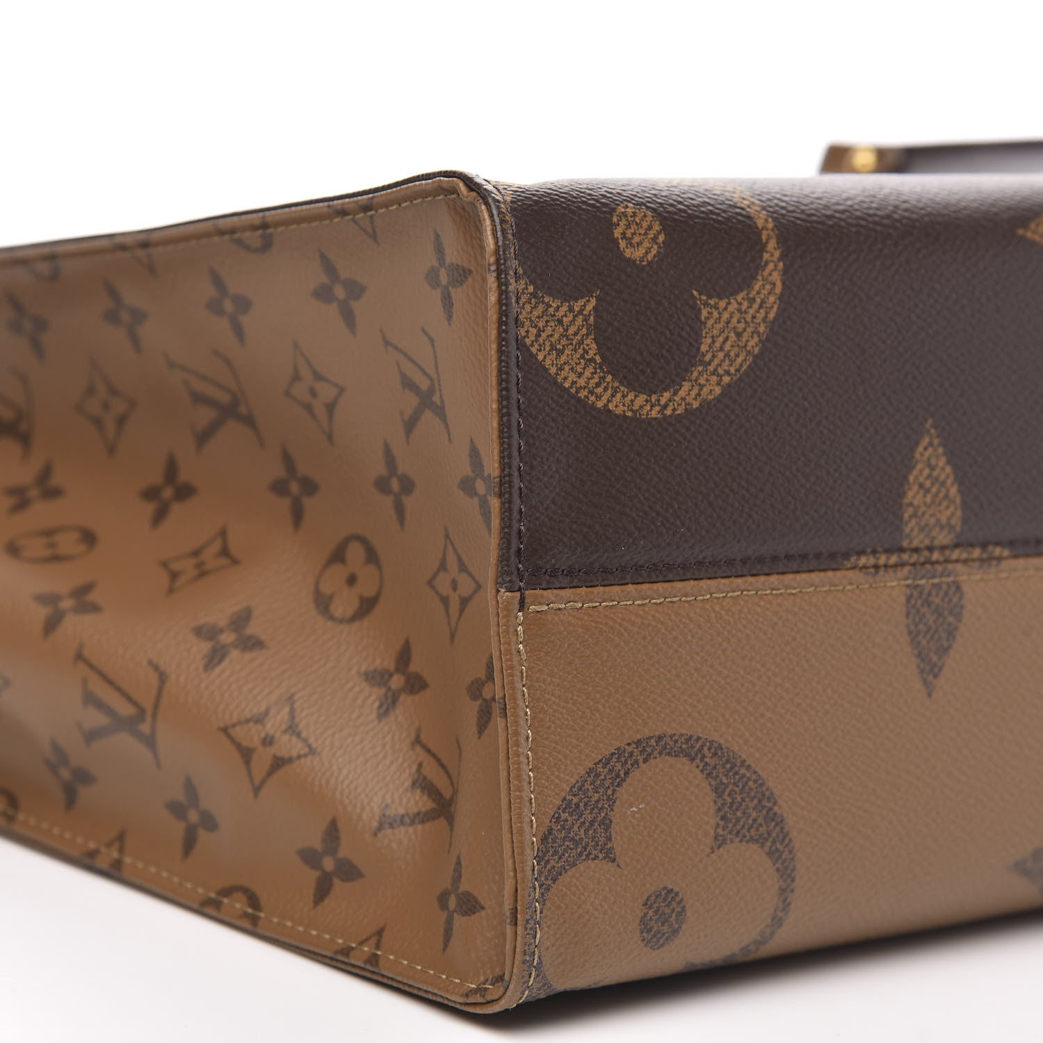 Louis Vuitton Reverse Monogram Giant Onthego MM 9 of 14