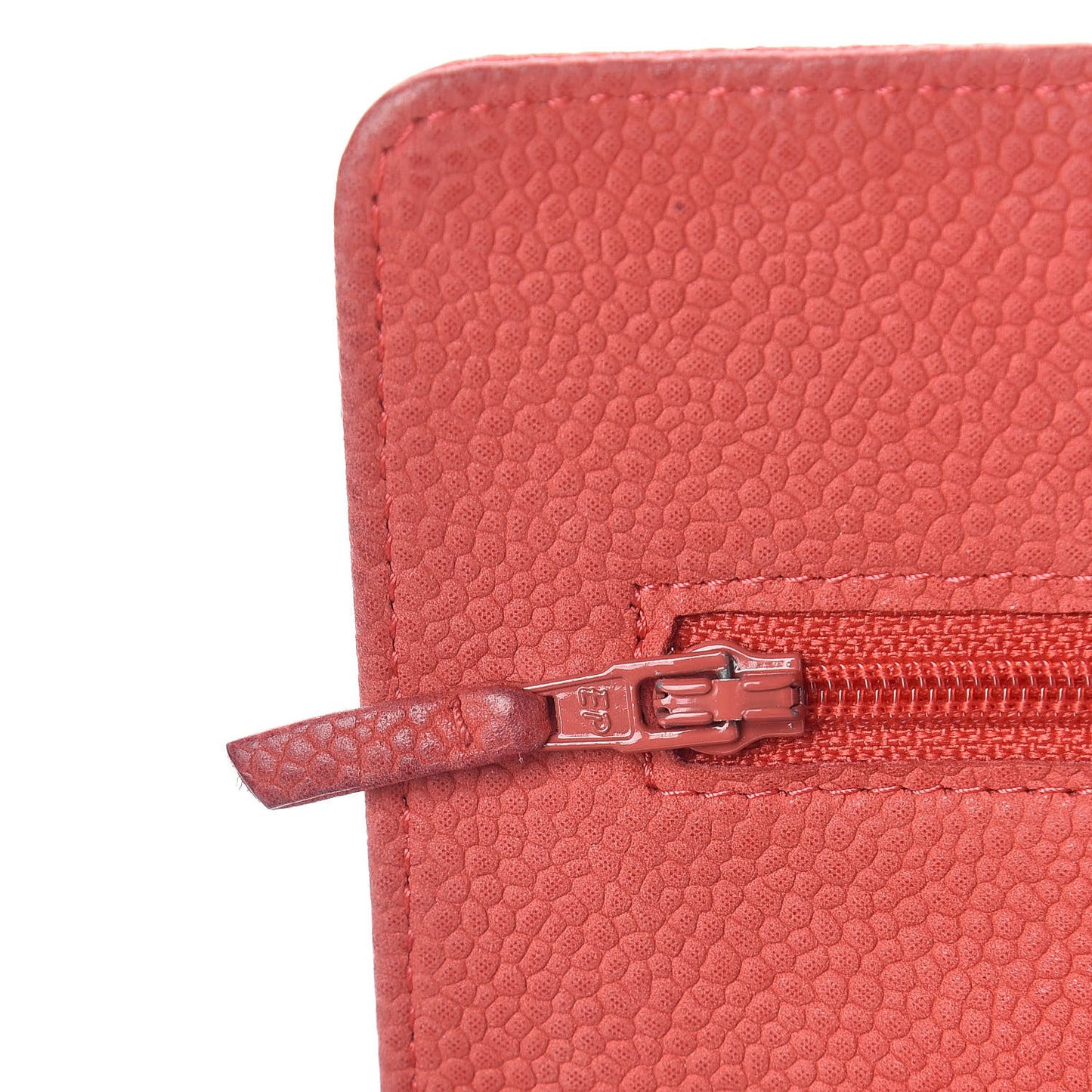 Iridescent Caviar Quilted Wallet On Chain WOC Coral