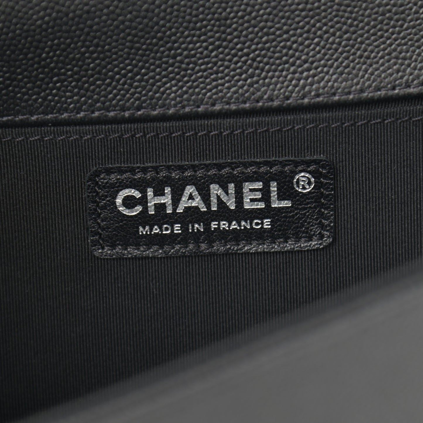 Caviar Quilted Medium Boy Flap So Black