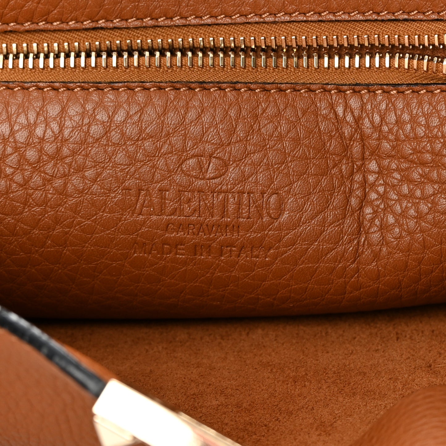 Pebbled Calfskin Small Rockstud Flip-Lock Messenger Bag Light Cuir