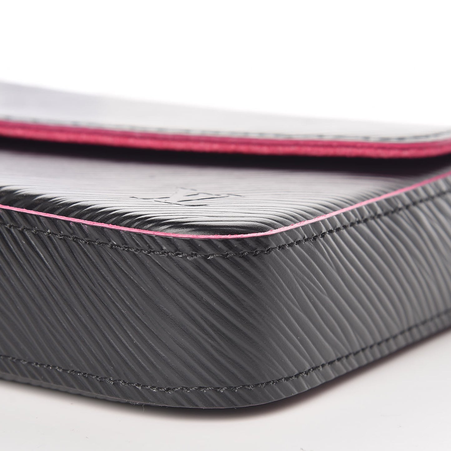 Epi Pochette Felicie Black Hot Pink