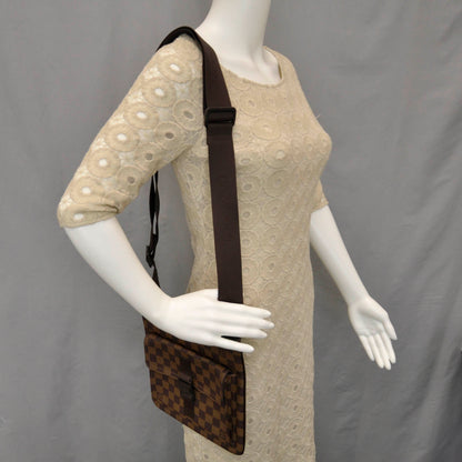 Louis Vuitton Damier Ebene Pochette Melville 2 of 10
