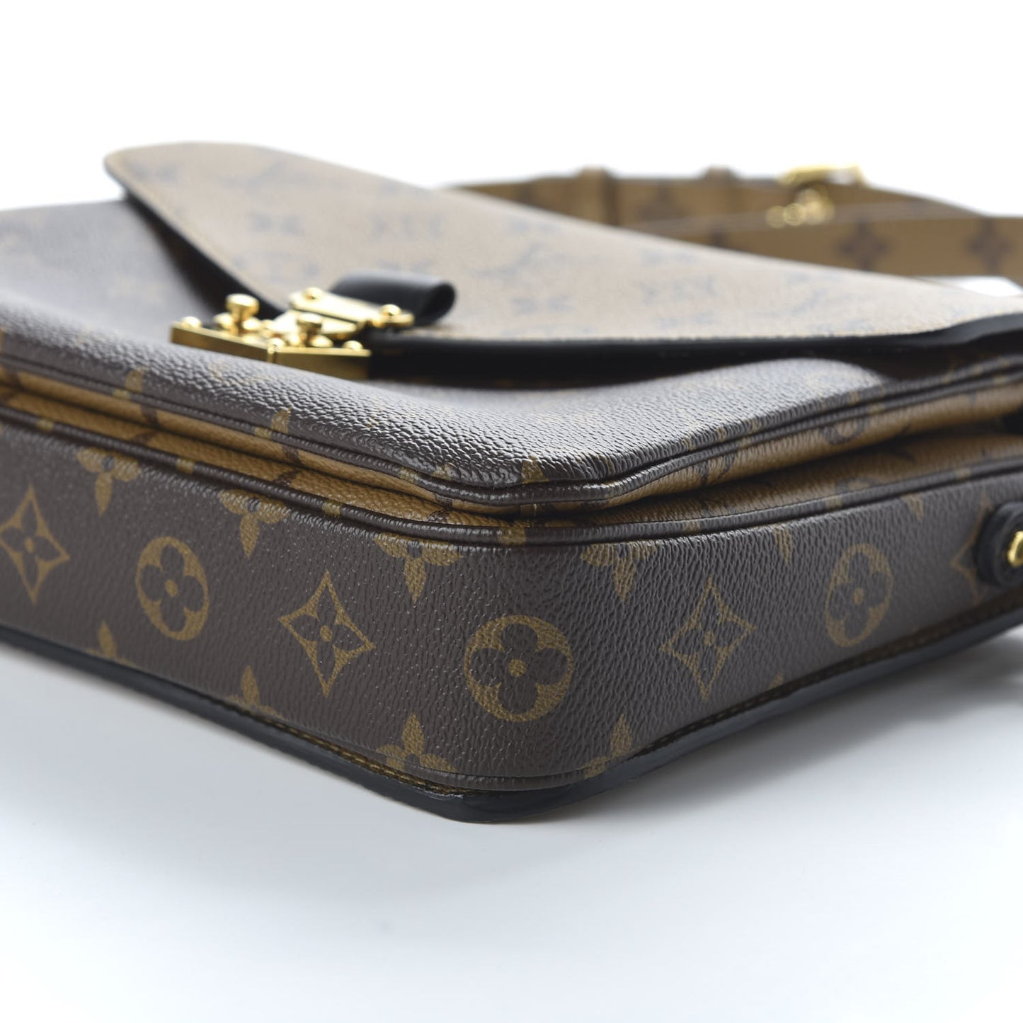 Reverse Monogram Pochette Metis
