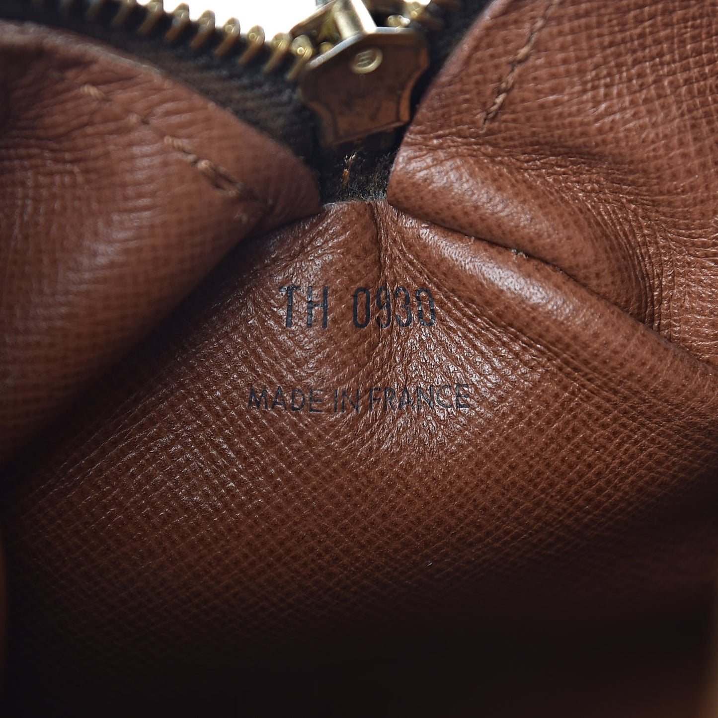 Monogram Papillon 26