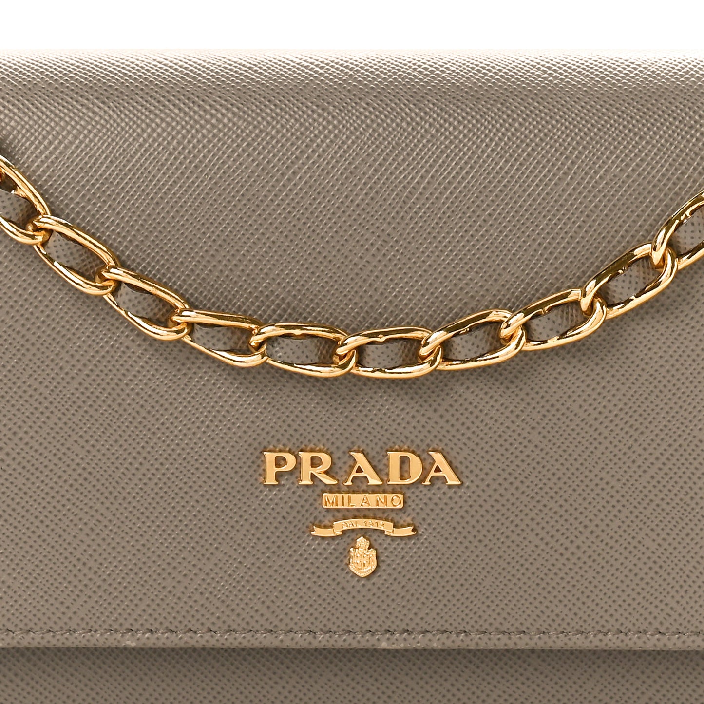 Saffiano Metal Oro Chain Wallet Argilla